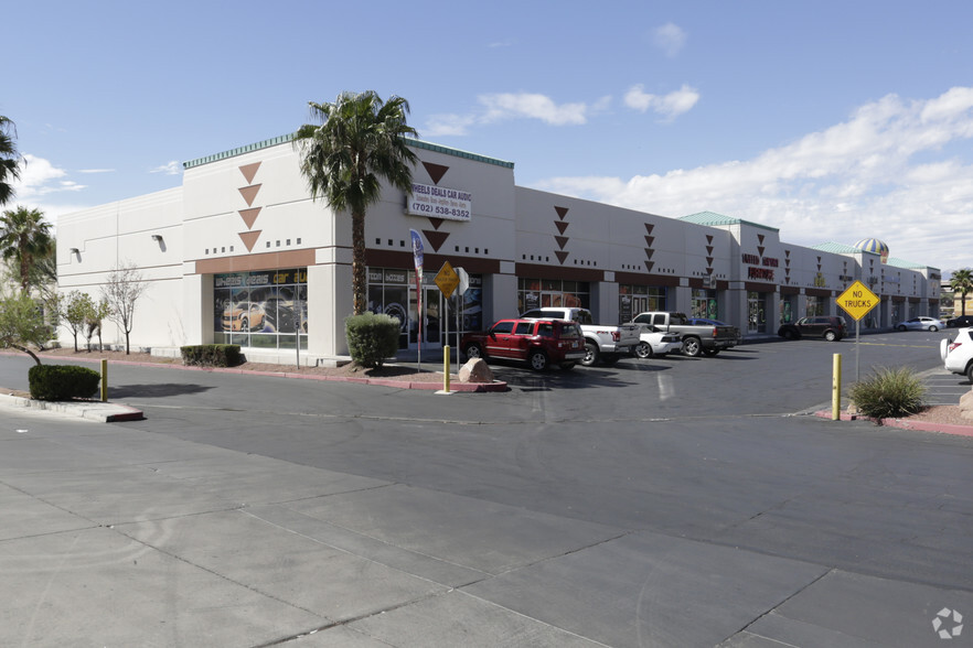 2575 E Craig Rd, North Las Vegas, NV for rent - Primary Photo - Image 1 of 6