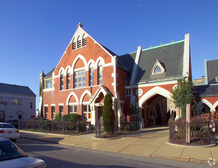 100 Rock St, Fall River, MA for rent - Building Photo - Image 2 of 4