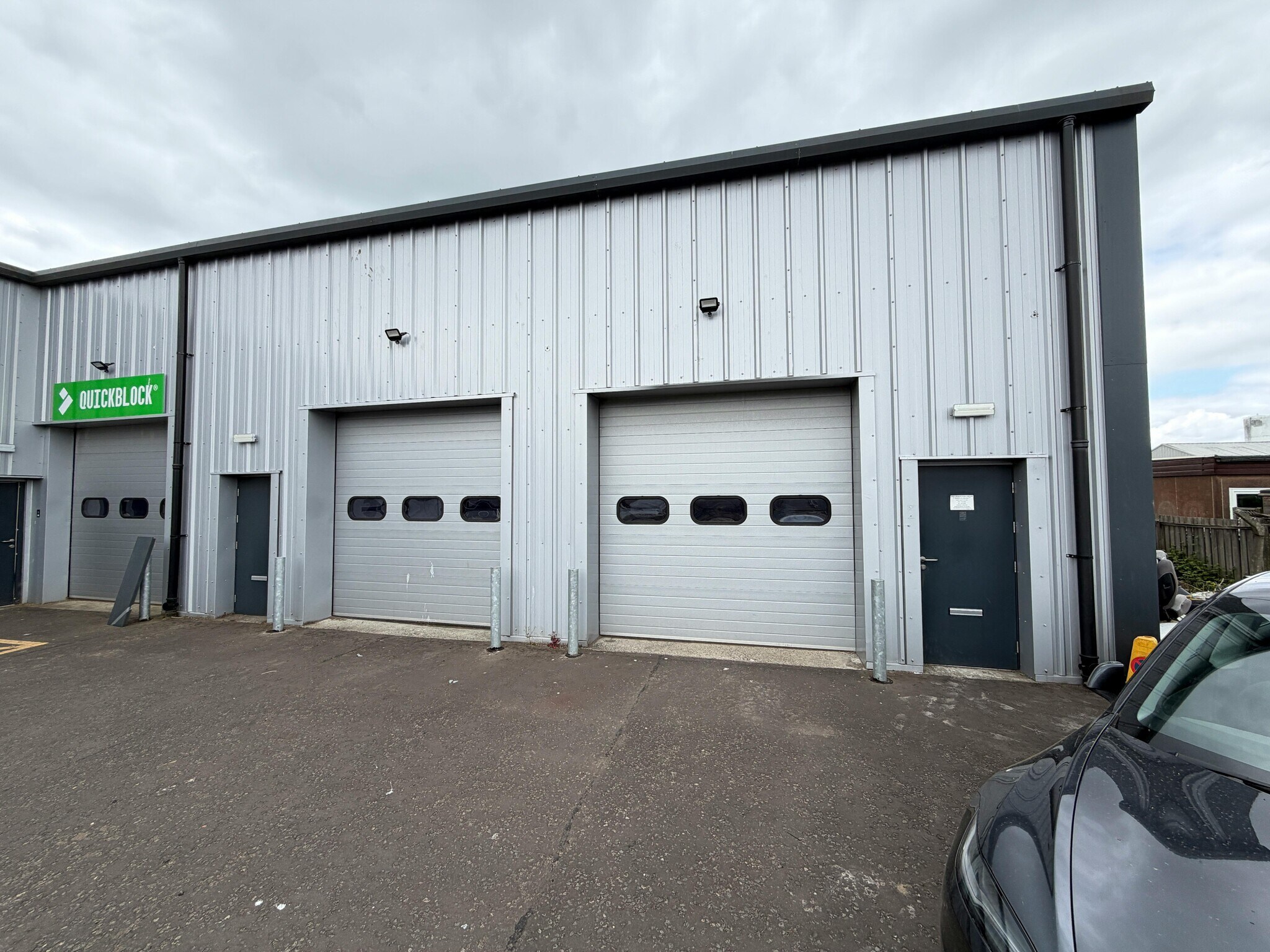 15 Whitehouse Rd, Stirling to rent Building Photo- Image 1 of 7