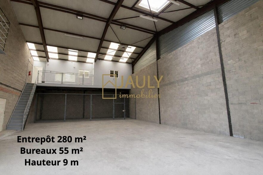 Industrial in Meaux to rent - Building Photo - Image 3 of 16