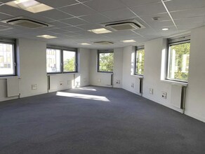 Office in Fontenay-sous-Bois to rent Interior Photo- Image 1 of 7