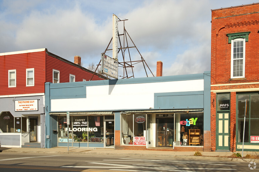 904-906 W Main St, Owosso, MI for sale - Primary Photo - Image 1 of 1