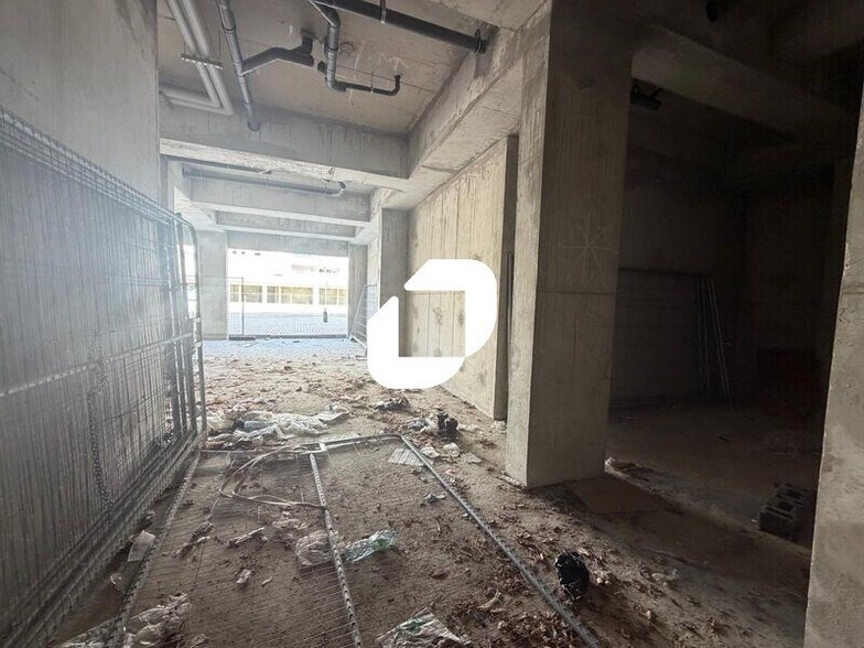 Retail in Neuilly-sur-Marne to rent - Interior Photo - Image 3 of 5