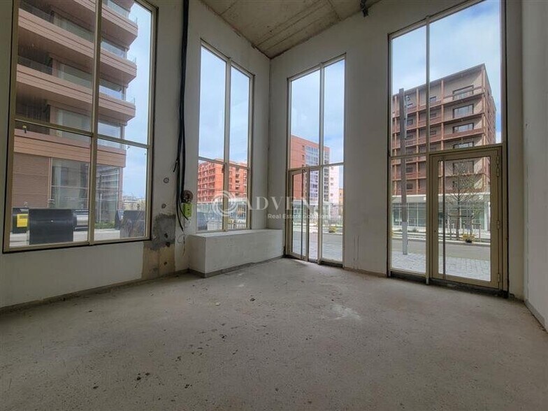 4 24 Rue Maya Angelou, Saint-Ouen-sur-Seine to rent - Interior Photo - Image 3 of 9