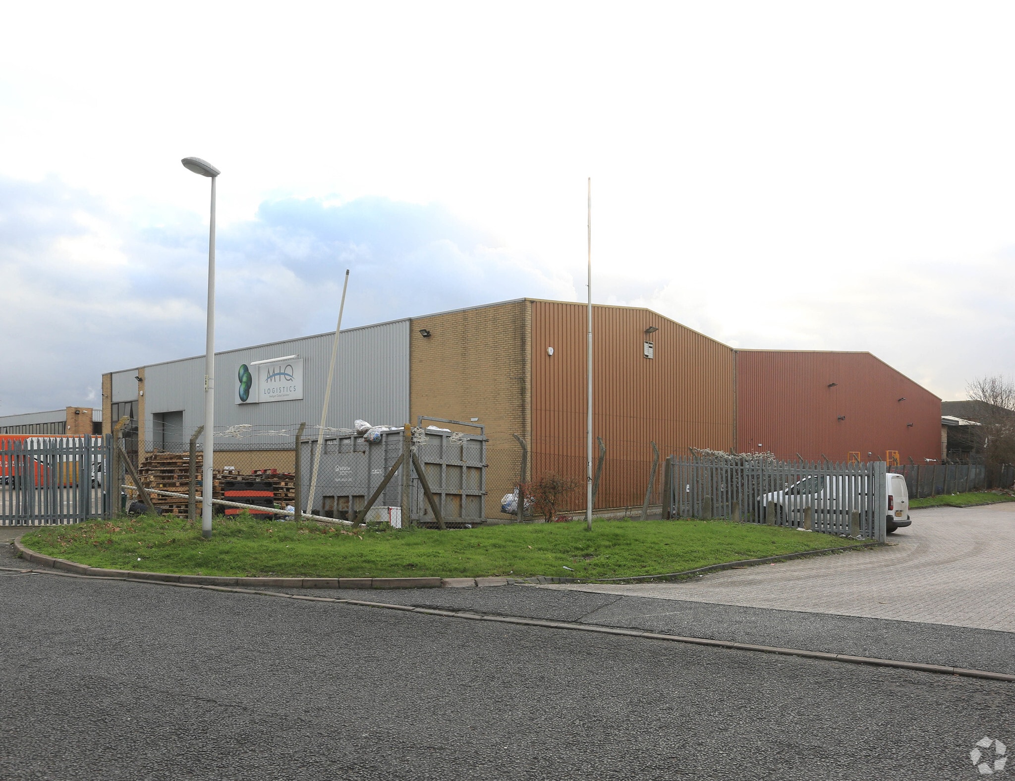 Trident Clos, Rochester for sale Primary Photo- Image 1 of 1