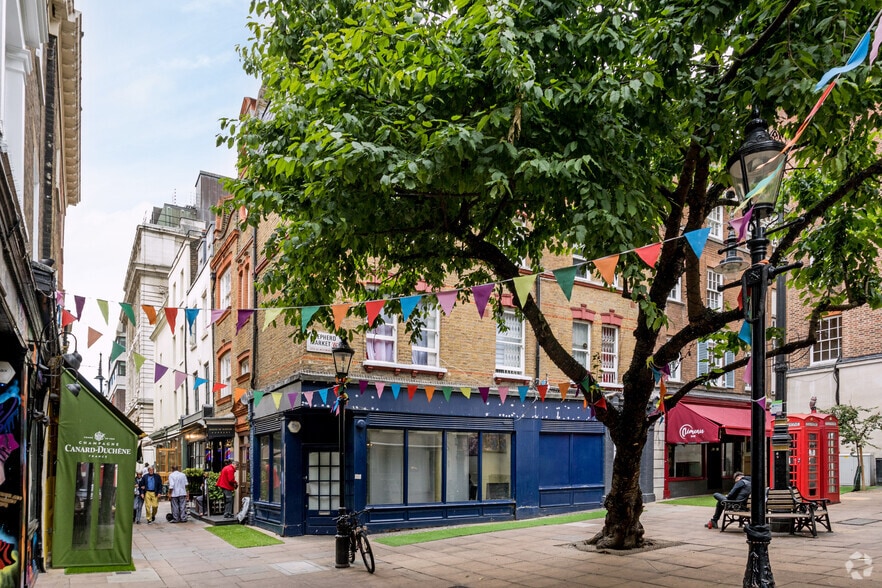 50 Shepherd Mark, London to rent - Building Photo - Image 3 of 7