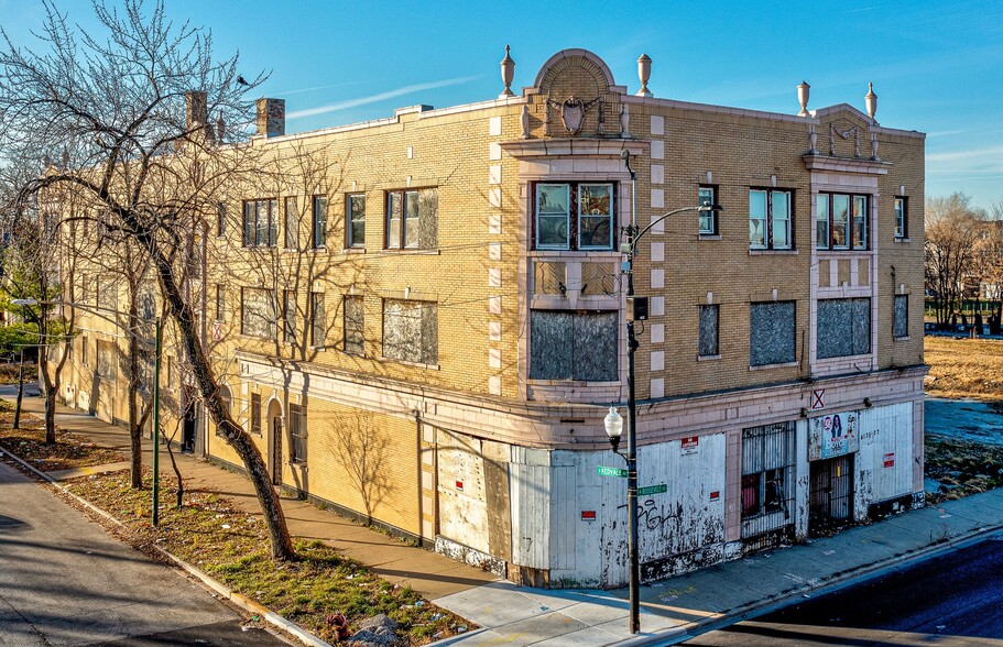 4135 W Roosevelt Rd, Chicago, IL for sale - Building Photo - Image 1 of 1