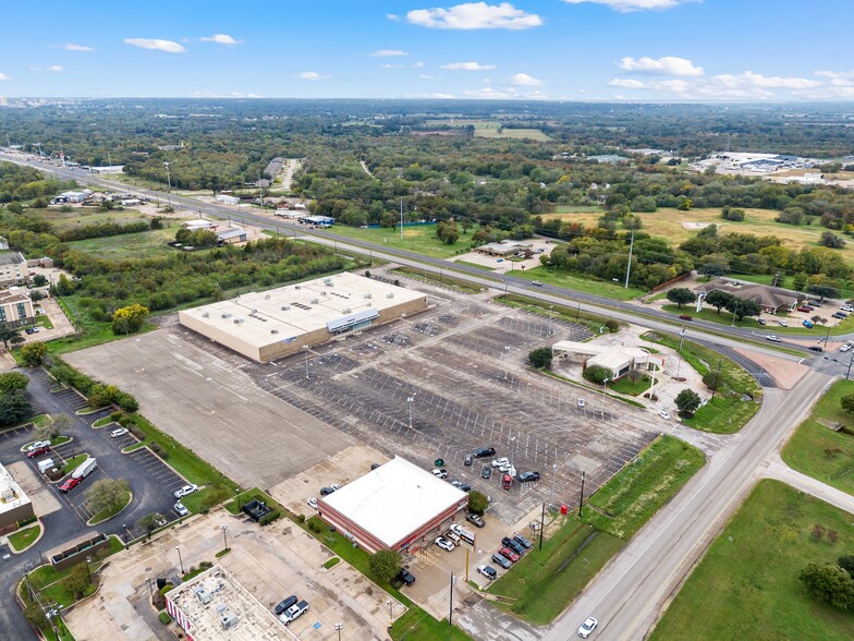 1205 N Loop 340, Waco, TX for sale - Building Photo - Image 3 of 9