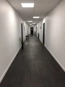 Office in Trappes for sale Lobby- Image 1 of 5