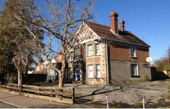 117 Ifield Rd, Crawley for sale Primary Photo- Image 1 of 1