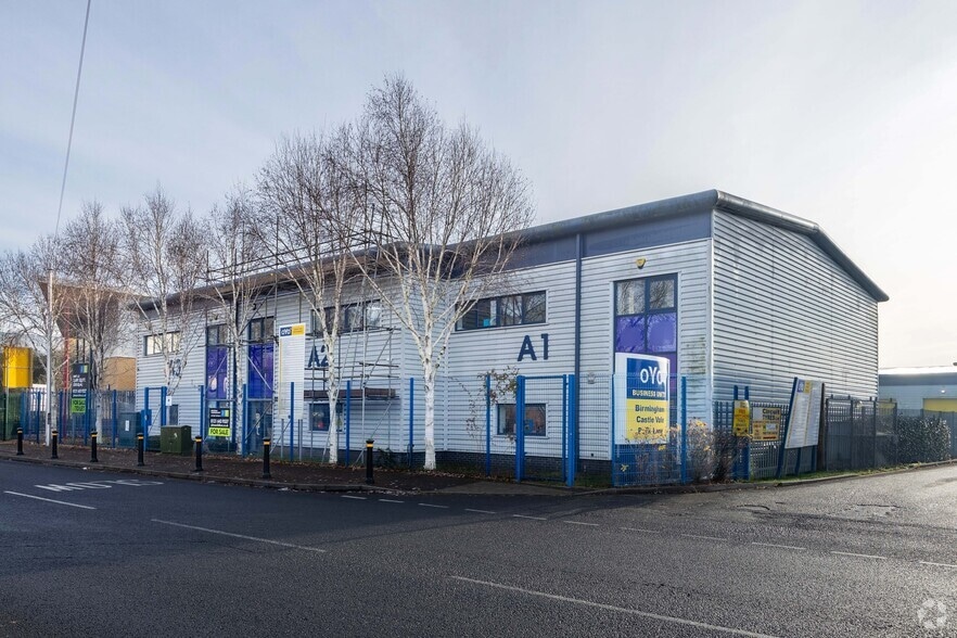 Park Ln, Birmingham to rent - Building Photo - Image 3 of 4