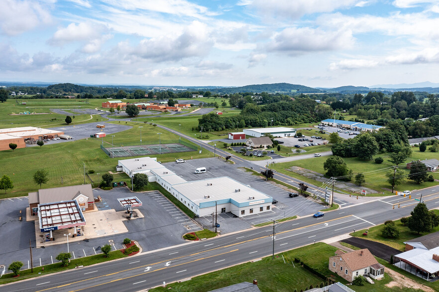 3304 Stuarts Draft Hwy, Stuarts Draft, VA for sale - Building Photo - Image 1 of 1