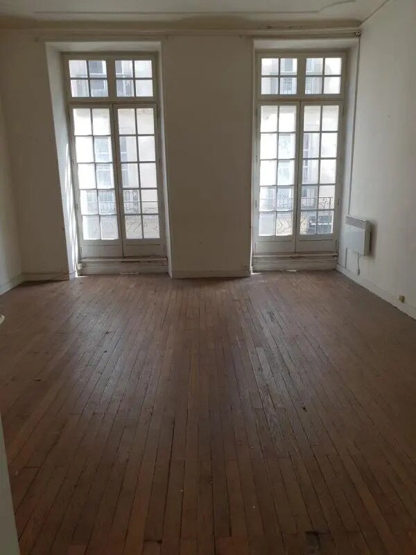 Location Bureaux 557 m² - Photo 1