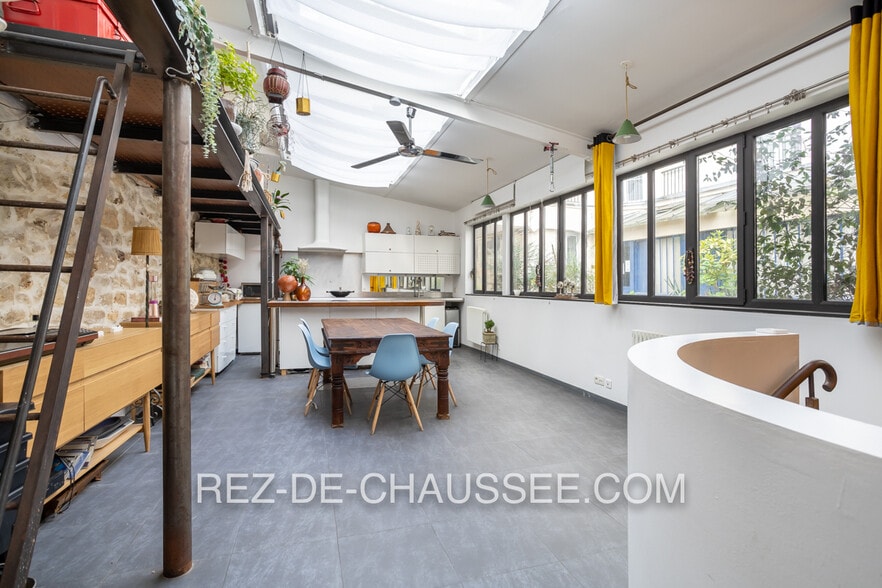 Build-to-Rent in Paris for sale - Building Photo - Image 2 of 12