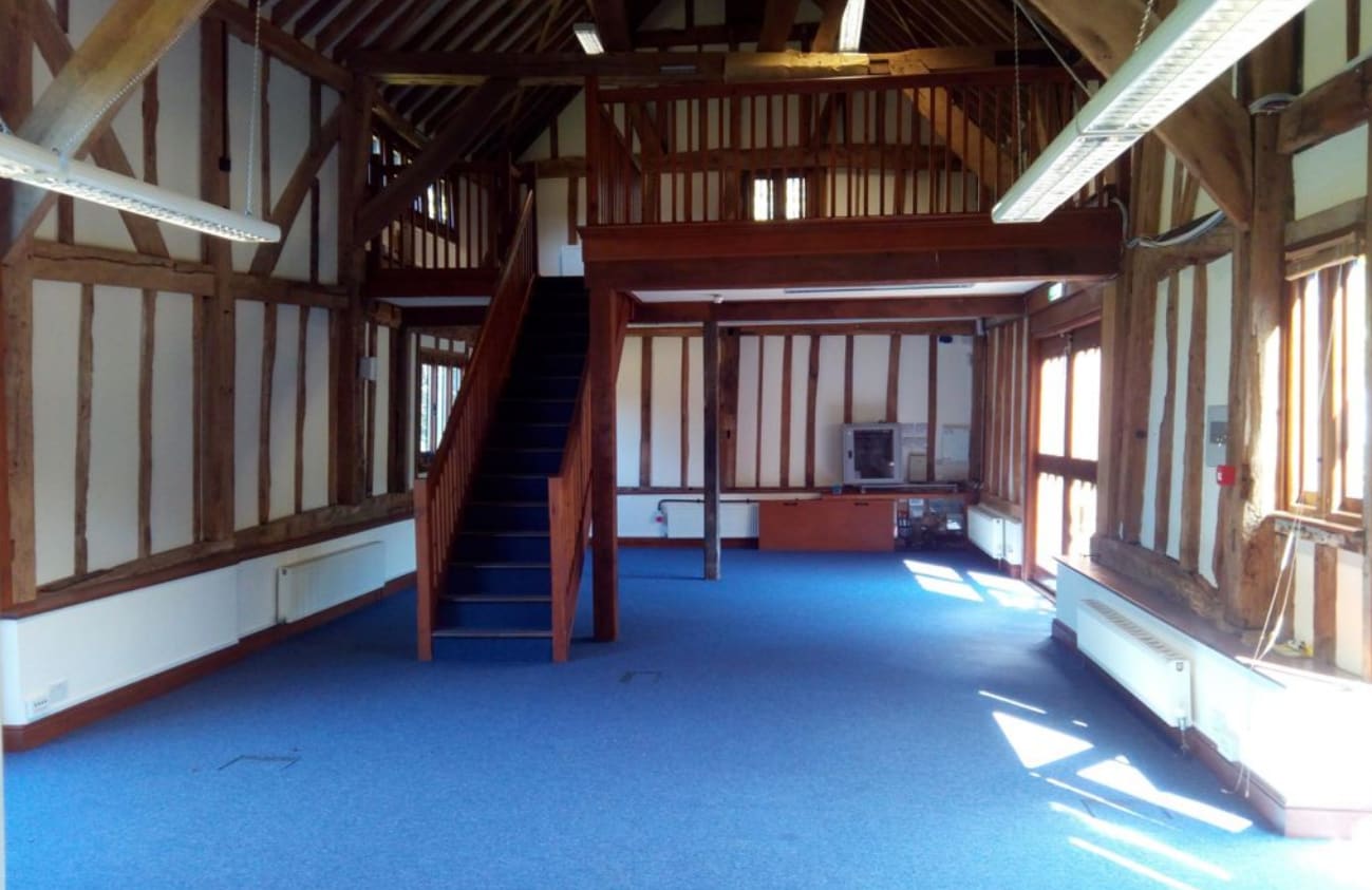 Okewood Hill, Dorking to rent Interior Photo- Image 1 of 2