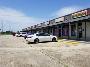 7701 Dwyer Blvd, New Orleans, LA for rent Primary Photo- Image 1 of 3