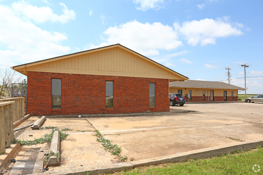 7030 W Wilshire Blvd, Oklahoma City, OK for rent - Primary Photo - Image 1 of 65