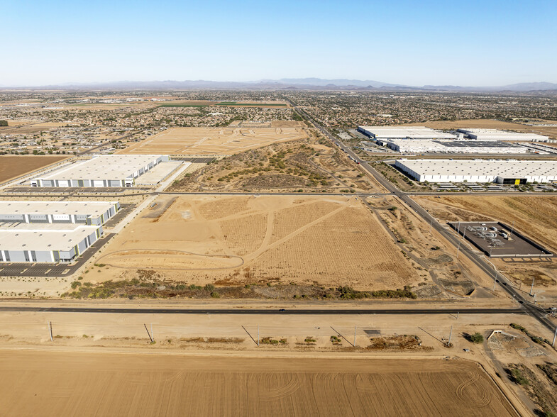 15784 W Hatcher Rd, Waddell, AZ for rent - Building Photo - Image 3 of 8