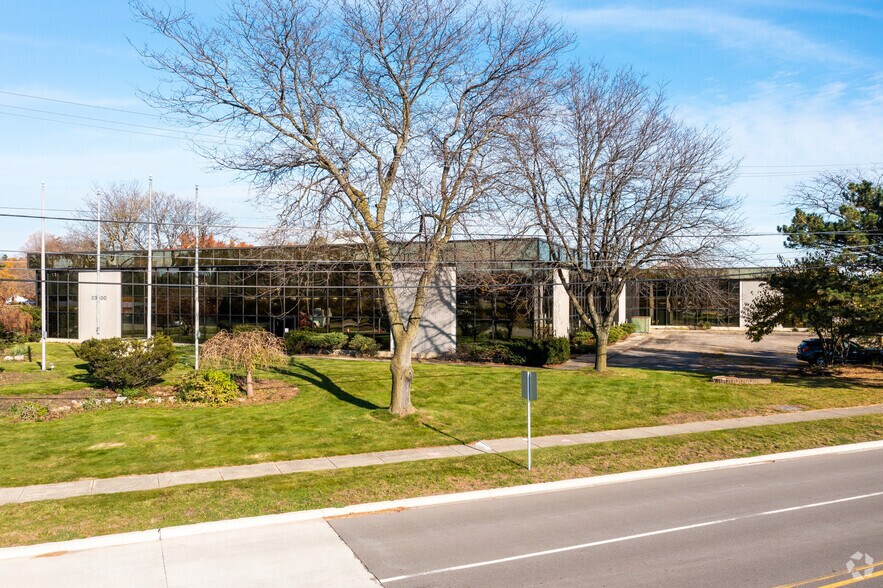 23800 Northwestern Hwy, Southfield, MI for rent - Building Photo - Image 2 of 7