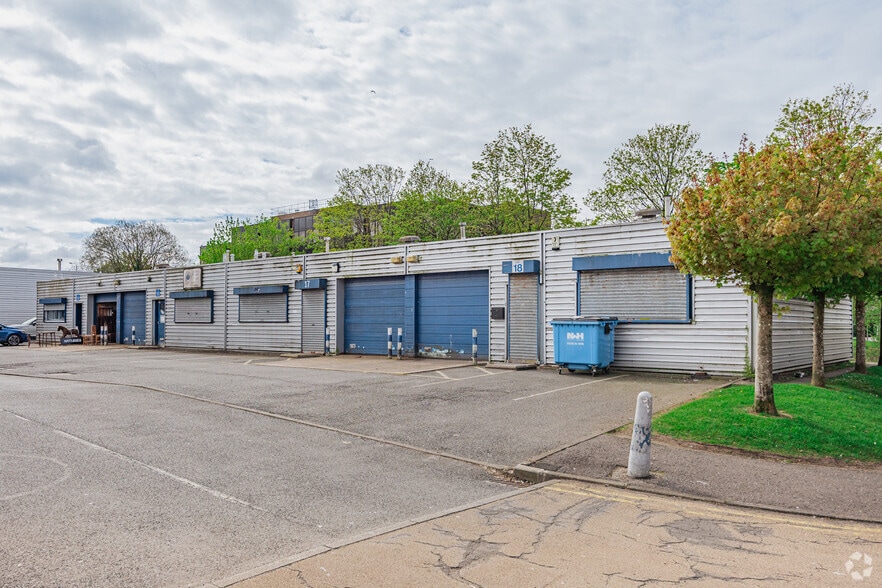 North Ave, Clydebank to rent - Building Photo - Image 2 of 2