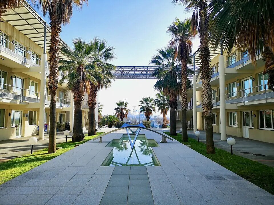 Office in Marseille to rent Building Photo- Image 1 of 8