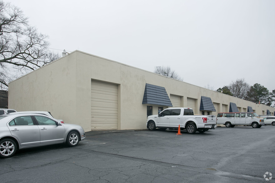 5859 New Peachtree Rd, Doraville, GA for rent - Building Photo - Image 2 of 2