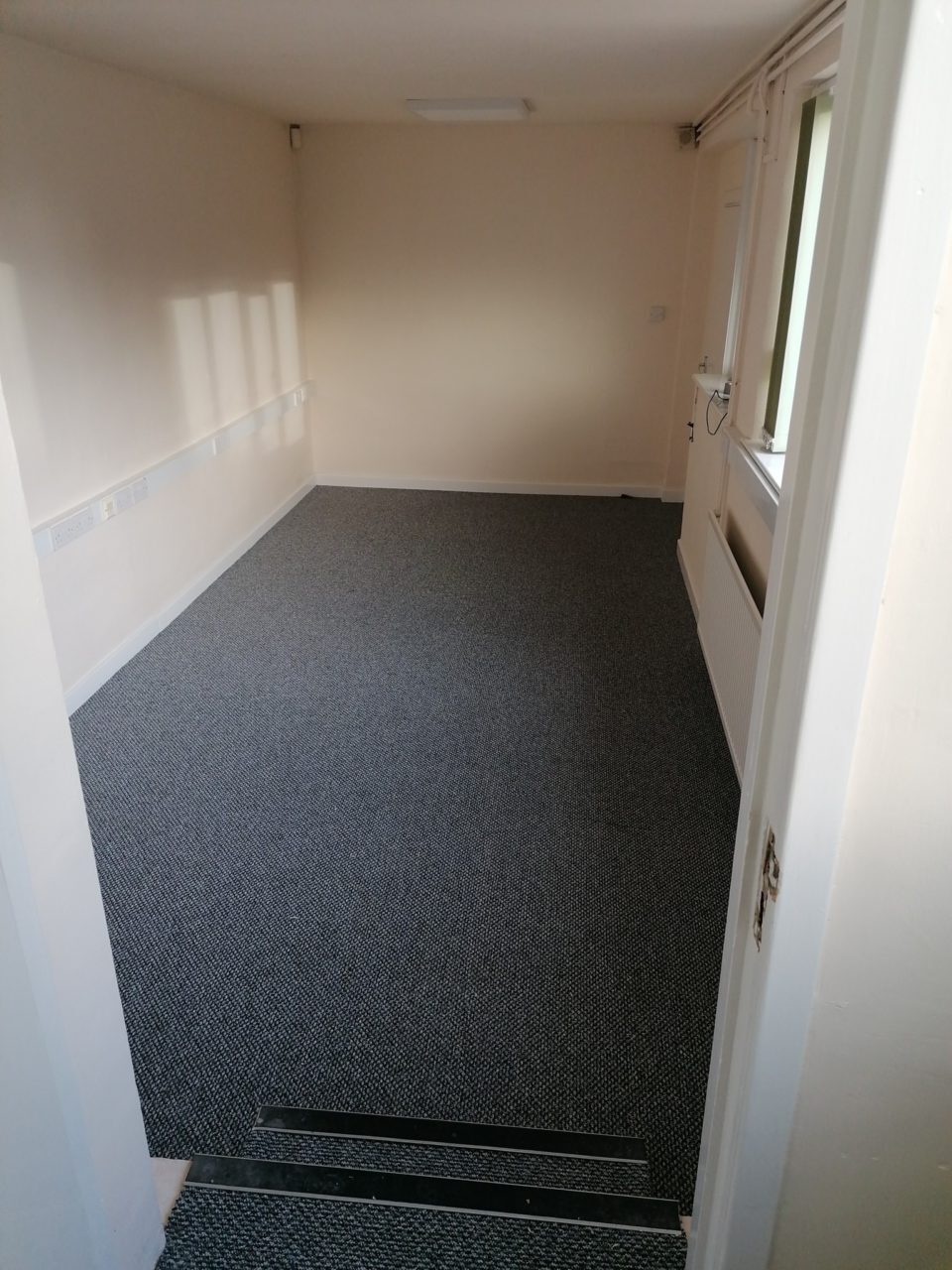 Horley Green Road, Halifax to rent Interior Photo- Image 1 of 4
