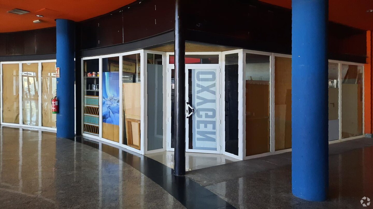 Toledo, TOL 45005 - - - Interior Photo - Image 1 of 12