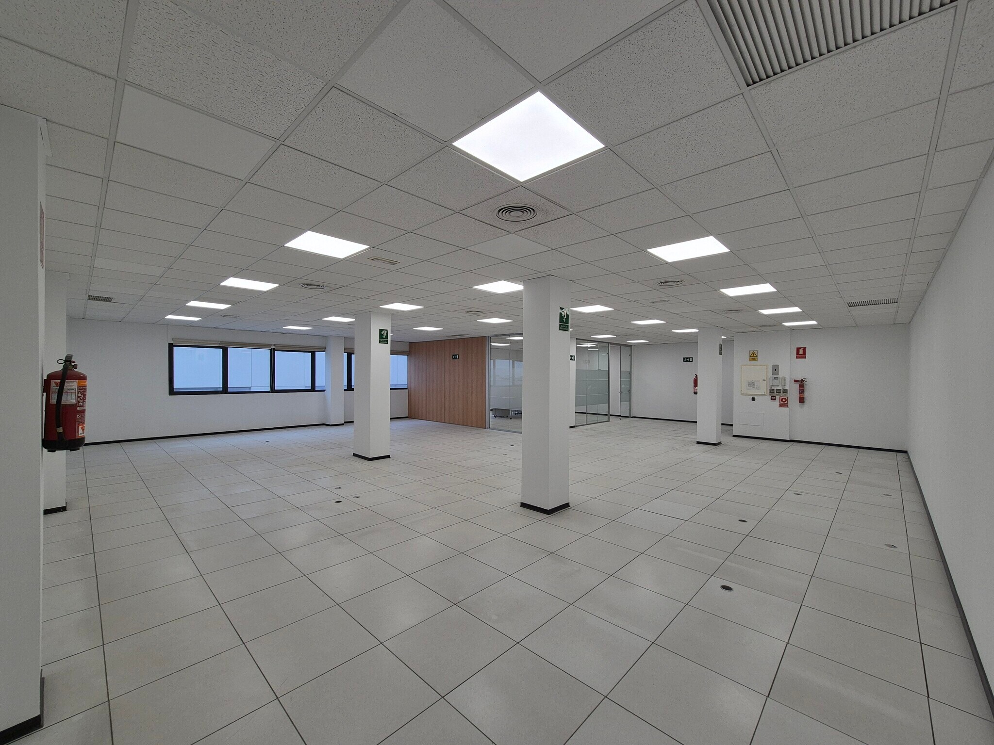 Office in Madrid, Madrid to rent Interior Photo- Image 1 of 7