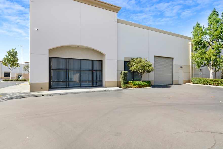 7197 Old 215 Frontage Rd, Riverside, CA for sale - Building Photo - Image 2 of 11