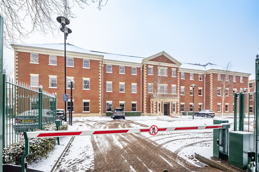 Water Ln, Wilmslow to rent - Primary Photo - Image 1 of 2