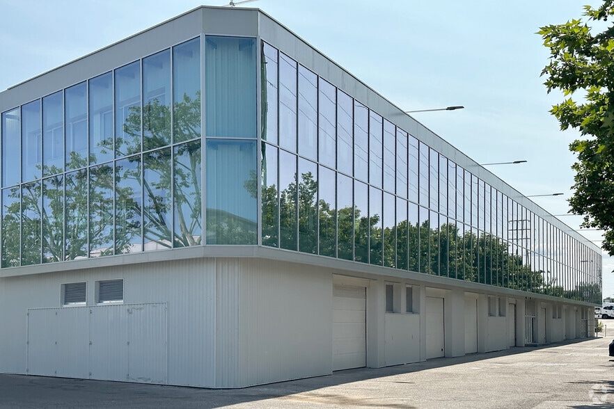 Camino Rejas, 1, Coslada, Madrid to rent - Interior Photo - Image 1 of 1