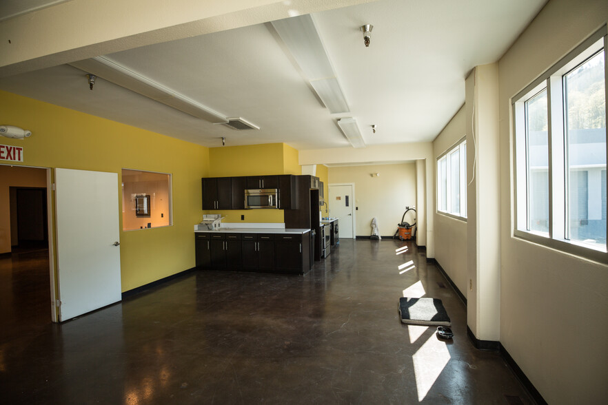 3460 NW Industrial St, Portland, OR for sale - Interior Photo - Image 3 of 9