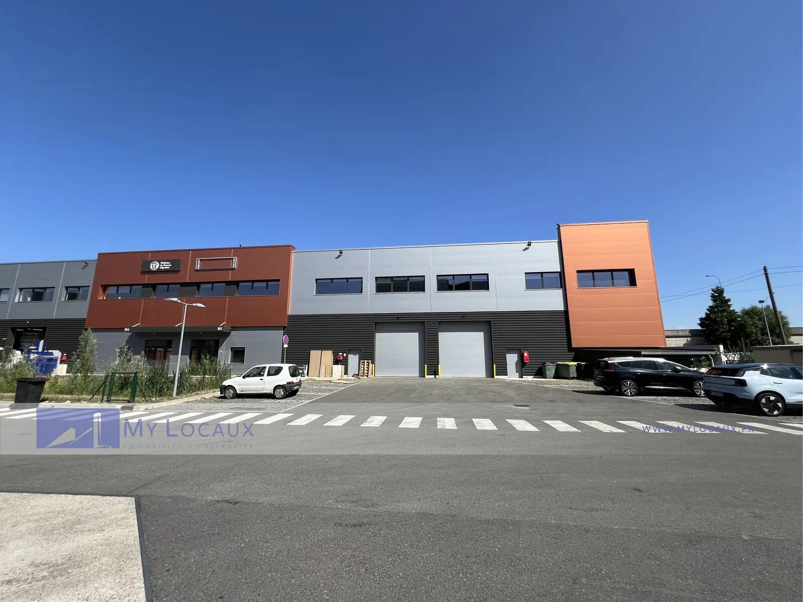 Light Industrial in Romainville to rent Building Photo- Image 1 of 10