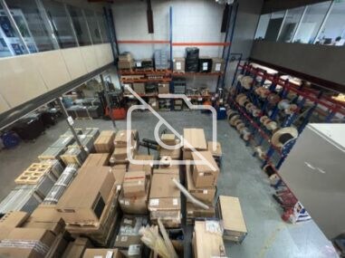 Industrial in Massy to rent - Interior Photo - Image 2 of 3