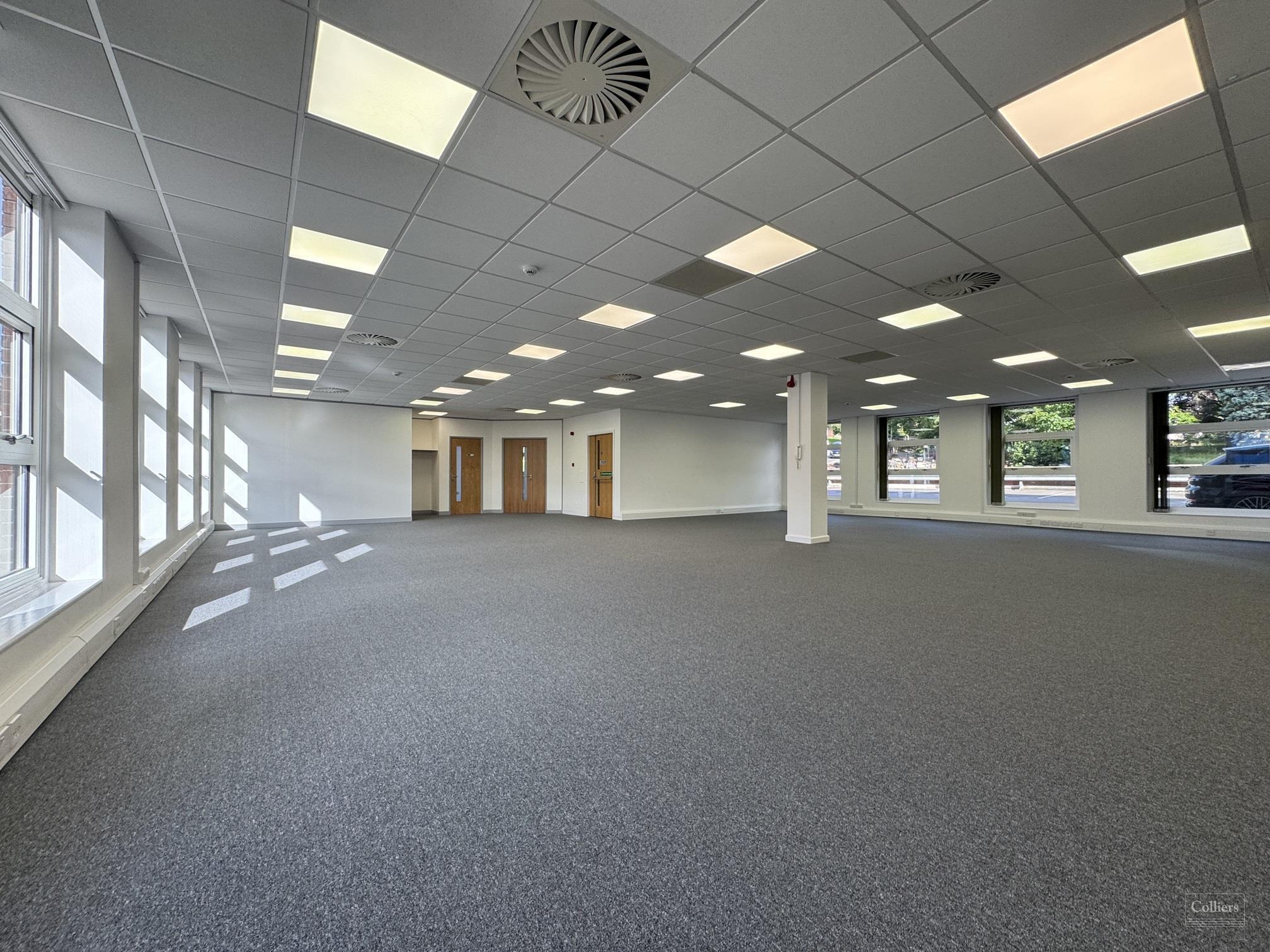 Queensway, Halesowen to rent Interior Photo- Image 1 of 2