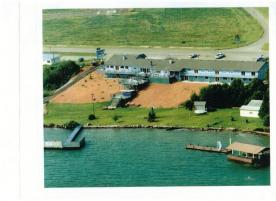 820 Shoreline Dr, Polson, MT for sale - Primary Photo - Image 1 of 1