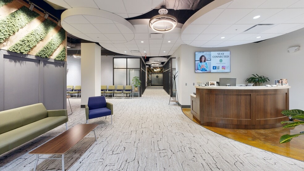 2826 Ross Clark Cir, Dothan, AL to rent - Matterport 3D Scan - Image 3 of 37