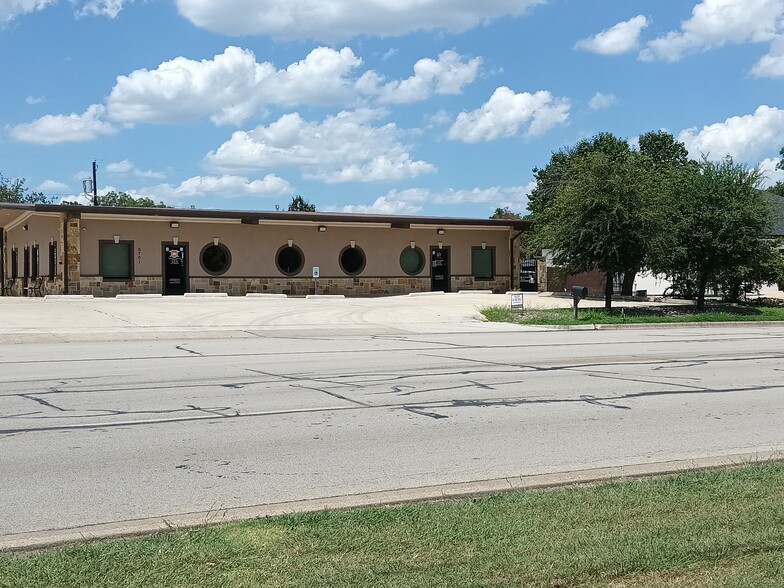 5701 Watauga Rd, Watauga, TX for sale - Primary Photo - Image 1 of 2