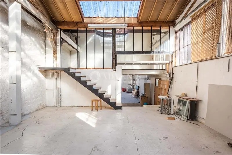 Retail in Paris for sale - Interior Photo - Image 2 of 12
