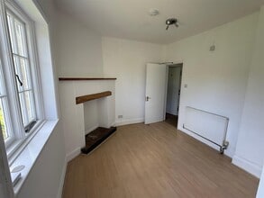 Blandford Rd, Shillingstone to rent Interior Photo- Image 1 of 9