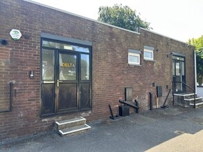 The Village Walk, Onchan to rent Building Photo- Image 1 of 6