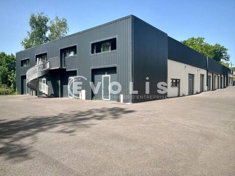 Light Industrial in Saint Cheron to rent - Building Photo - Image 1 of 6