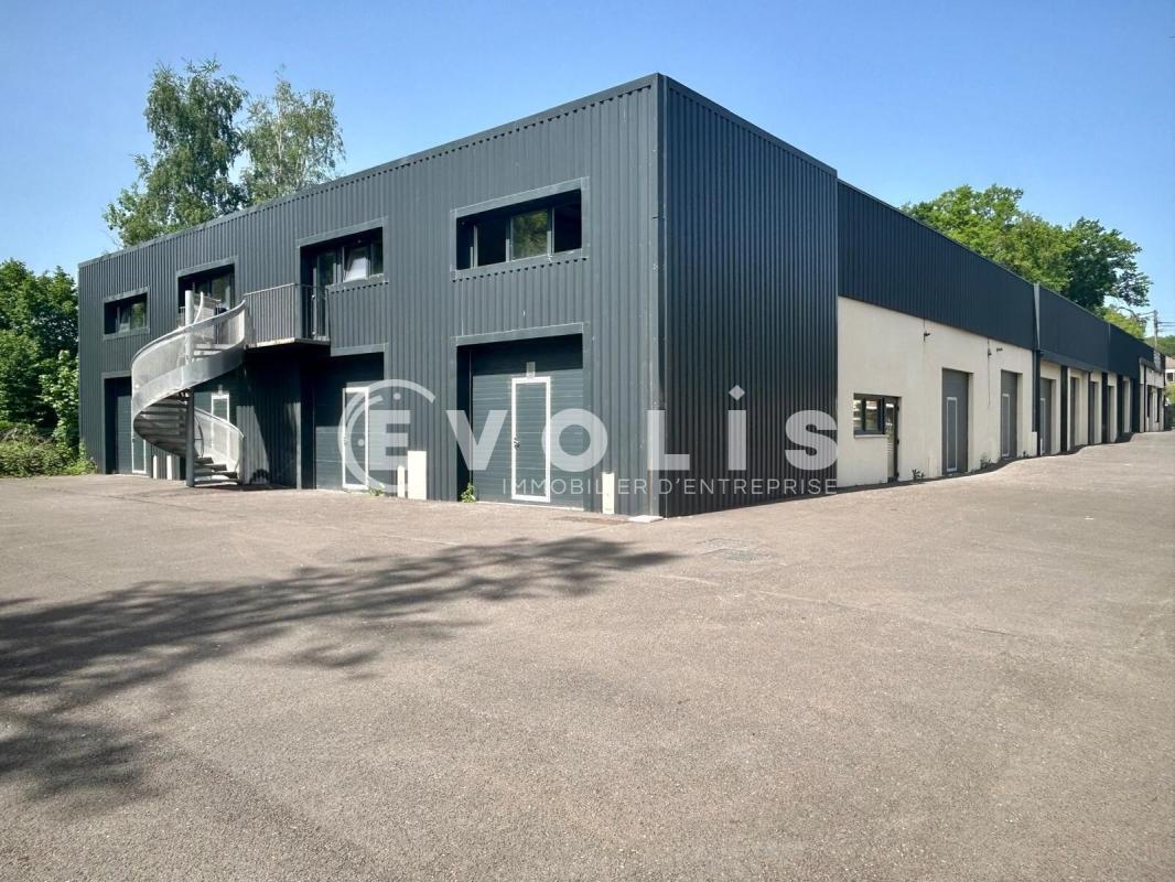 Light Industrial in Saint Cheron to rent Building Photo- Image 1 of 7