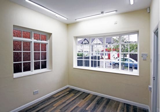 2B Kenton Gdns, Harrow to rent - Interior Photo - Image 3 of 10