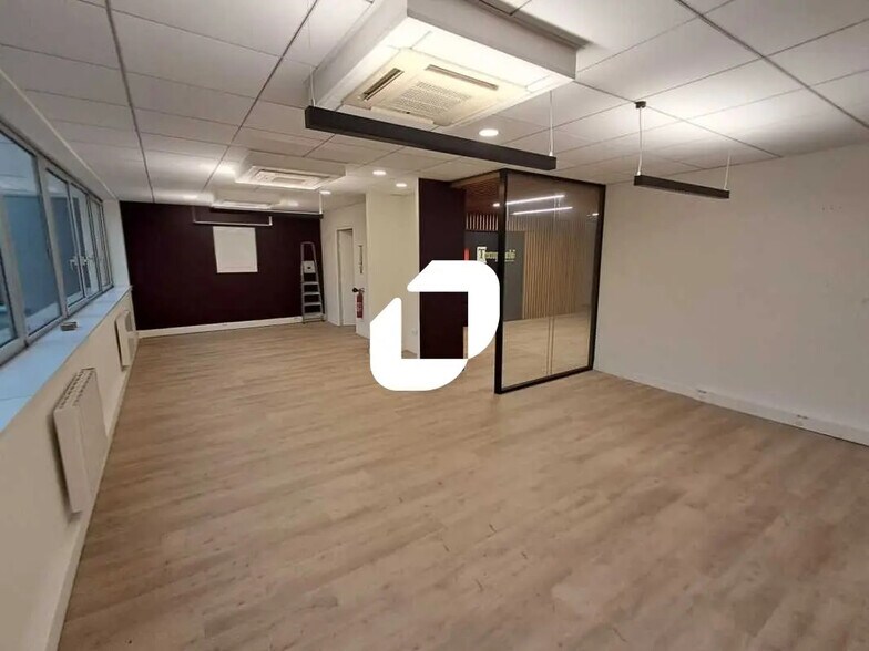 18 Rue Kleber, Courbevoie to rent - Interior Photo - Image 3 of 23