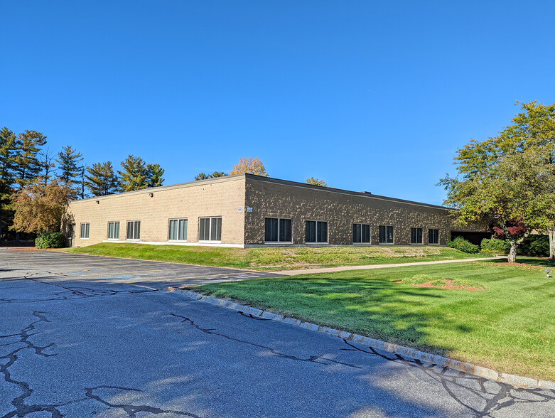 542 Amherst St, Nashua, NH for sale - Building Photo - Image 1 of 1