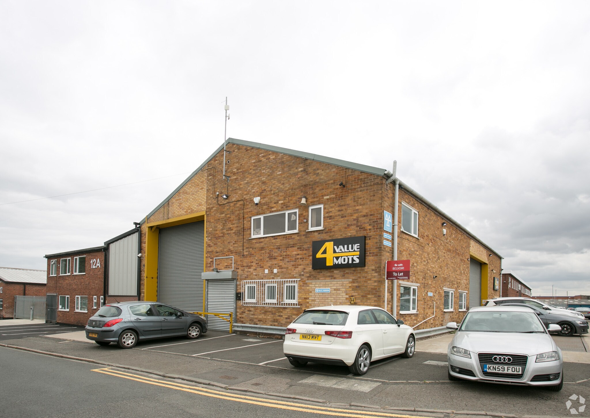 13 Newton Rd, Hinckley for sale Primary Photo- Image 1 of 1