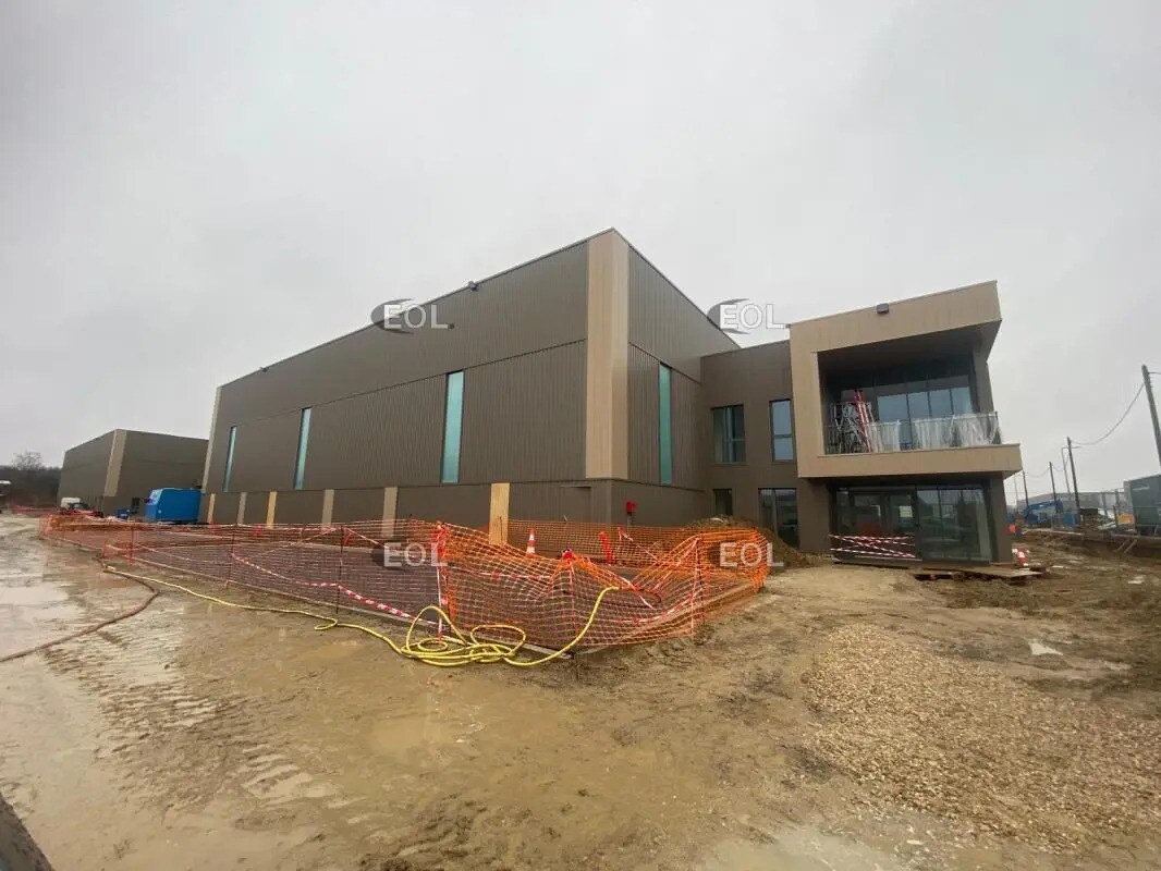 Industrial in Croissy-Beaubourg to rent Building Photo- Image 1 of 11