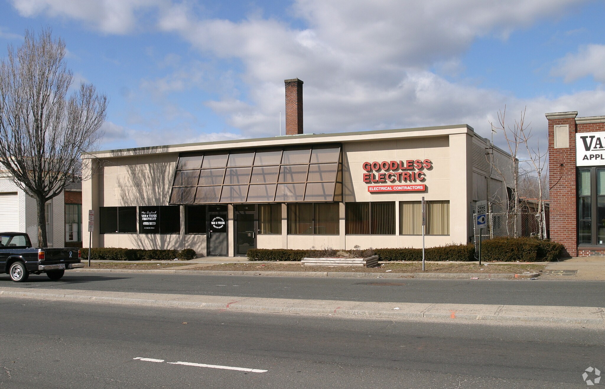 100-104 Memorial Ave, West Springfield, MA for sale Primary Photo- Image 1 of 1